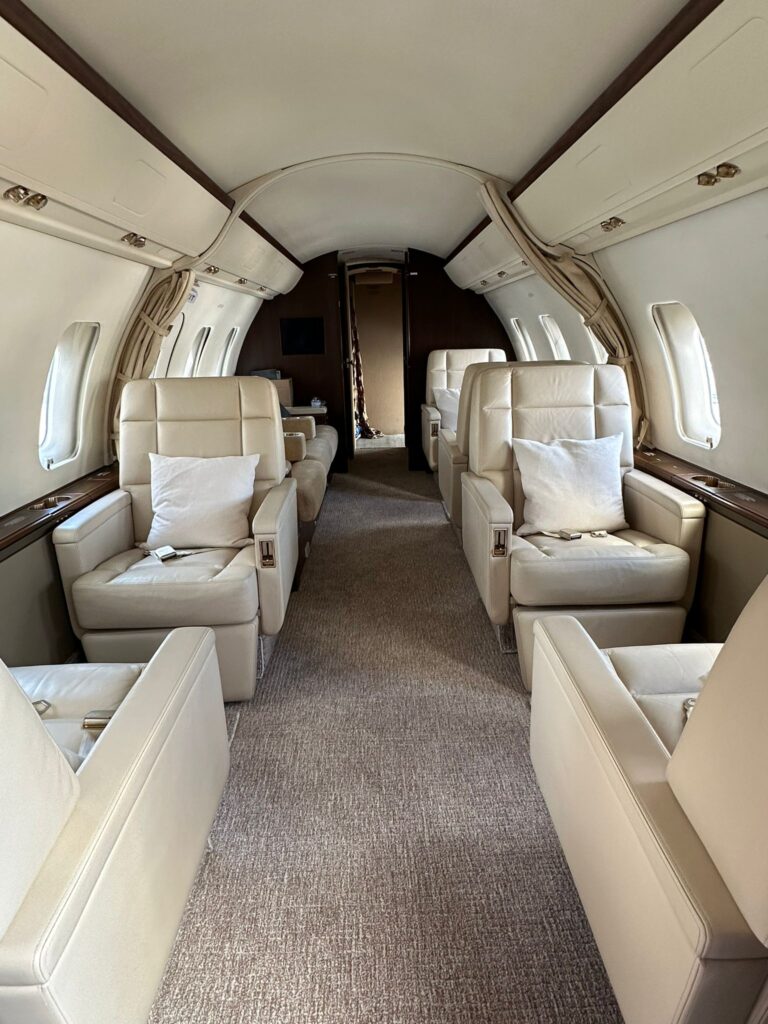 2009 Bombardier Challenger 605 9H Ald File Image 09